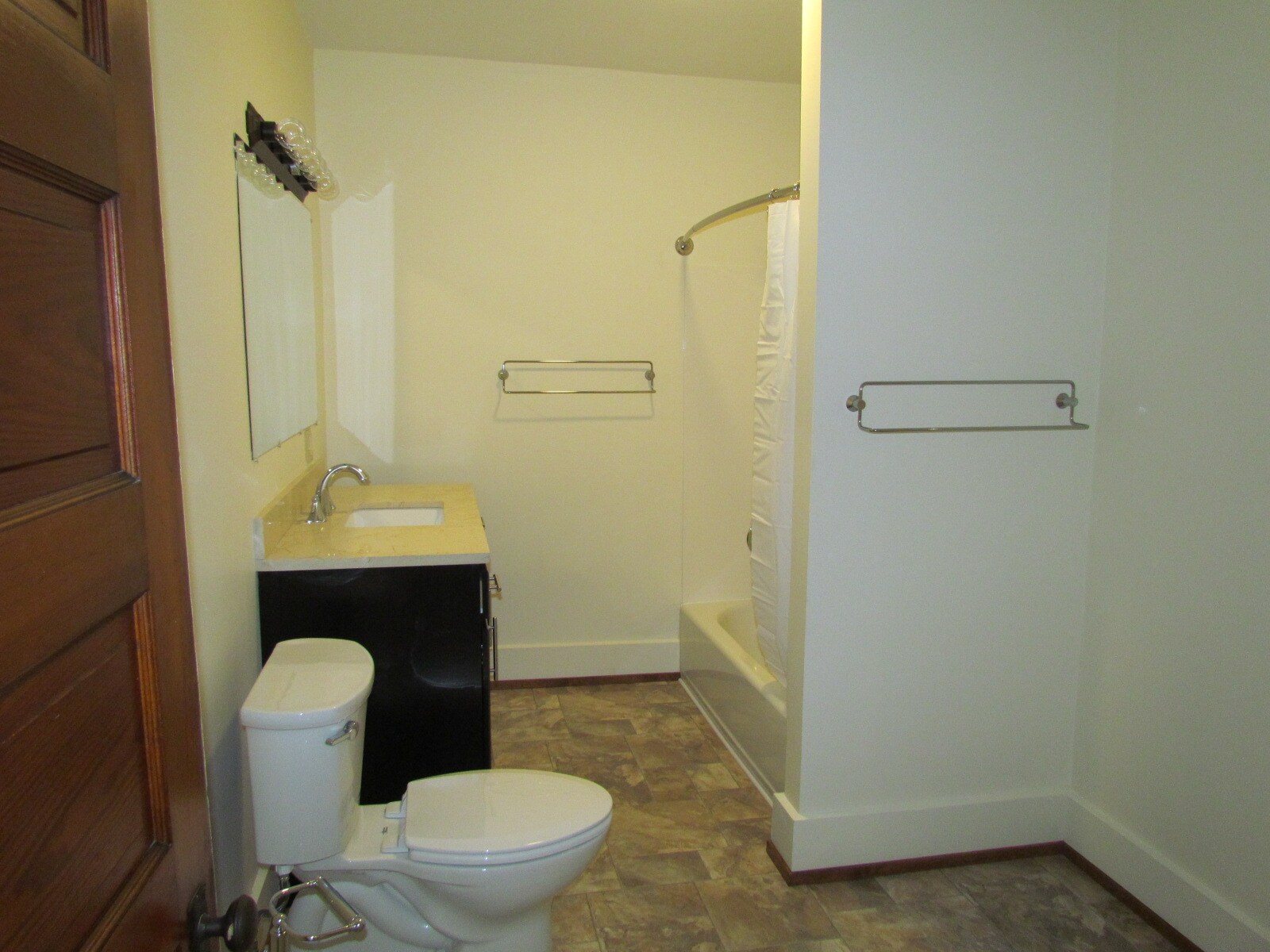 Building Photo - 225 E Findlay St