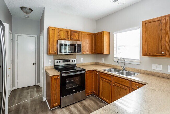 Building Photo - 10433 Battle Ct