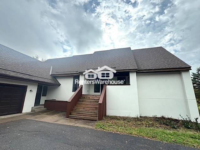 Building Photo - 2800 Hunter Dr