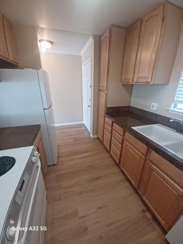 Building Photo - 1731 Ellis St