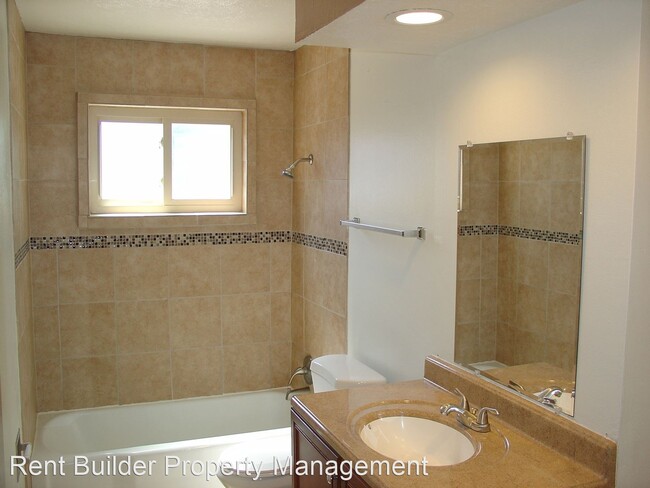 Building Photo - 9801 Snow Heights Blvd NE