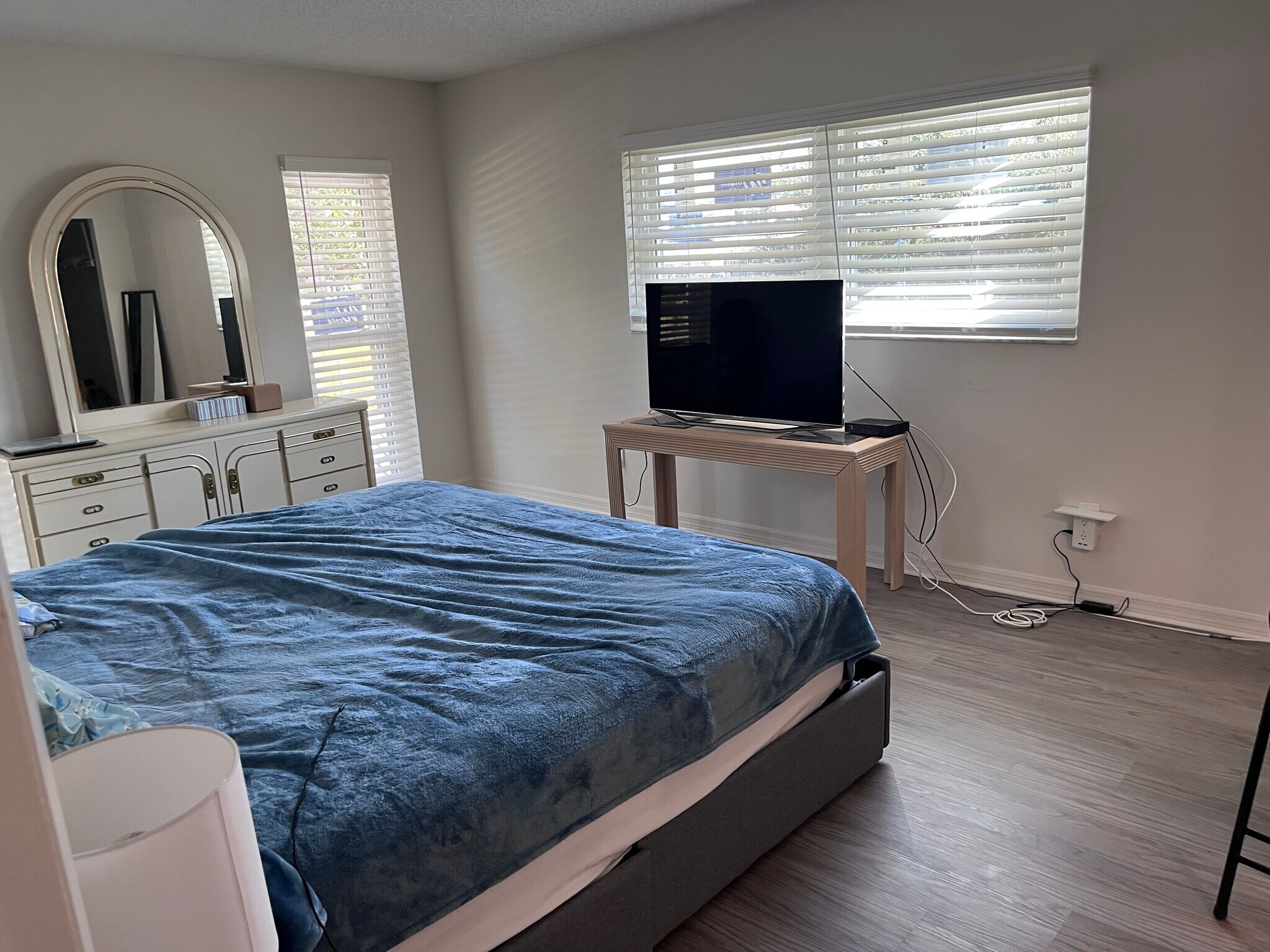 Building Photo - 213 Buttonwood Cir