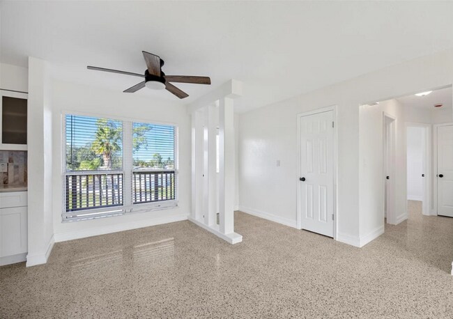 Building Photo - 4869 Venetian Blvd NE