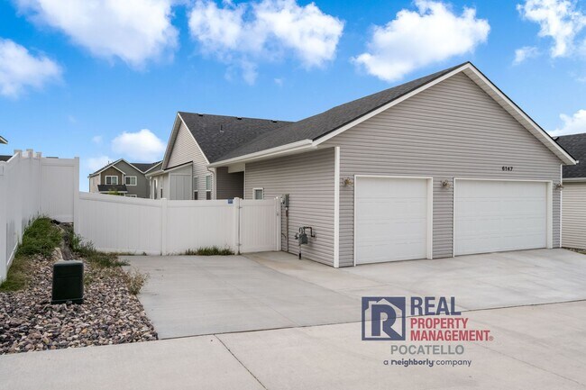 Building Photo - MOVE IN SPECIAL - Beautiful Brand New 6 be...