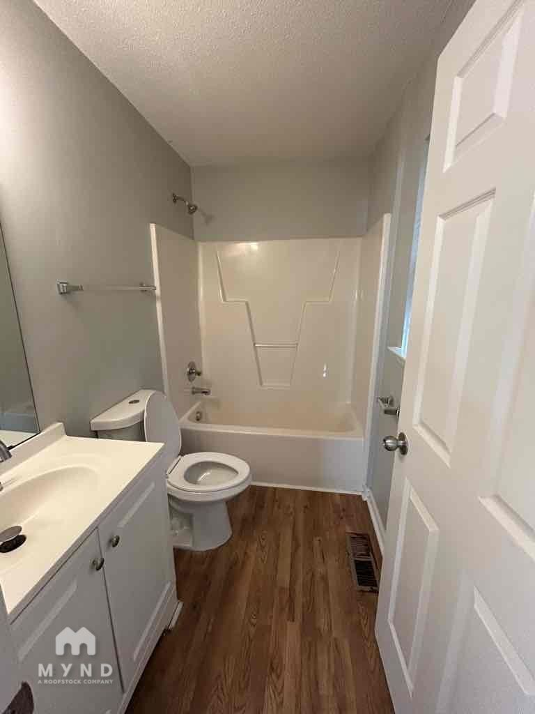 Building Photo - 366 Lockwood Dr