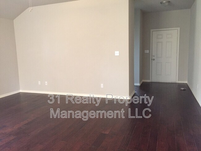 Building Photo - 3115 N Hickory St