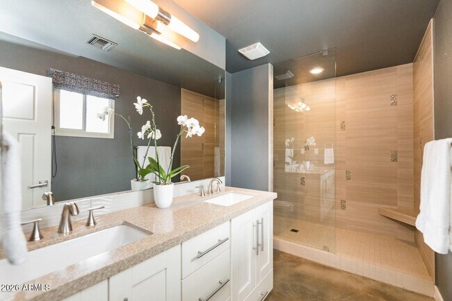 Building Photo - 5225 N 83rd Pl