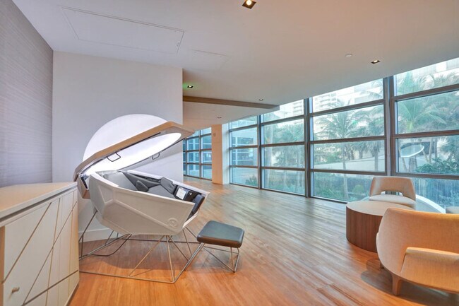 Building Photo - 3100 N Ocean Dr