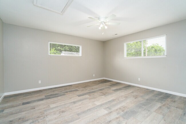 Building Photo - 4005 White St