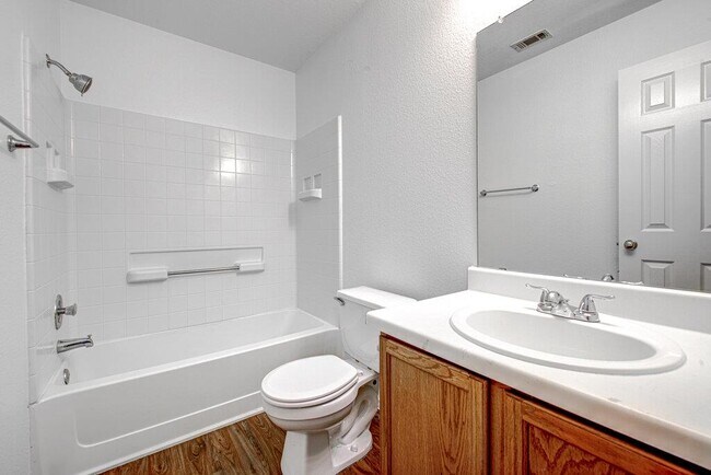 Building Photo - 207 Brentwood Dr