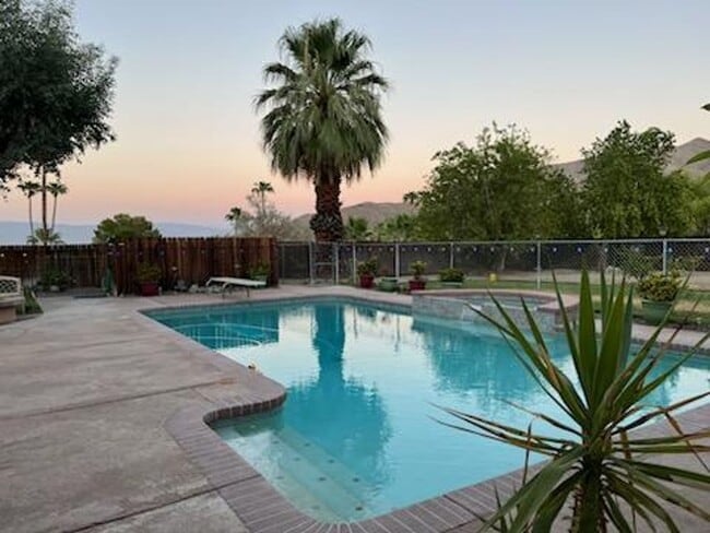 Building Photo - COMING SOON! AMAZING 3 Bedroom 3 Bathroom ...