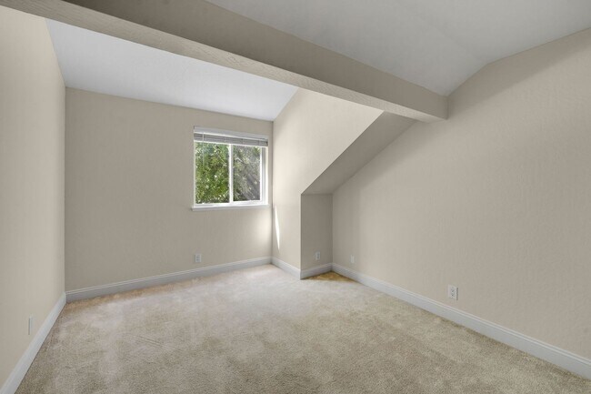 Building Photo - 173 N Grant Ln