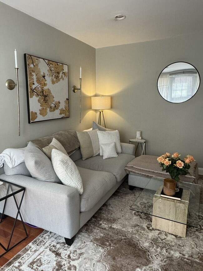 Building Photo - Check out this 1 bed in Fenway