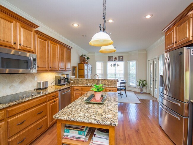 Building Photo - Lake Forest Subdivision. Enjoy all the amenities!