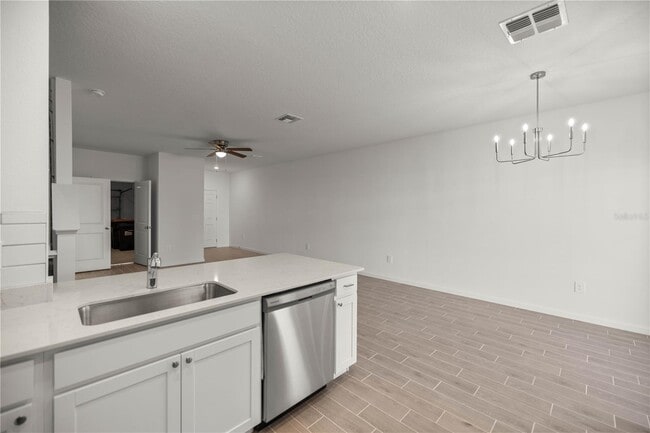 Building Photo - 3632 SE 37th Ct
