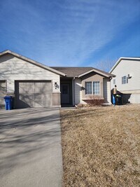 Building Photo - 1351 E Oakland St