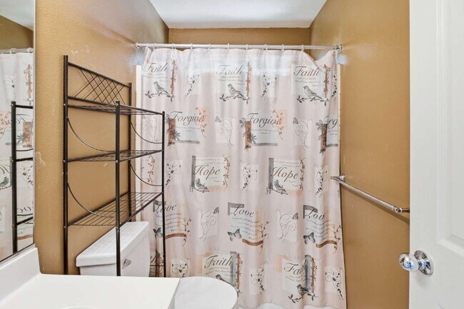 Building Photo - 3BR/2.5BA Townhome w/ 2-Car Garage & Solar – Ewa Beach
