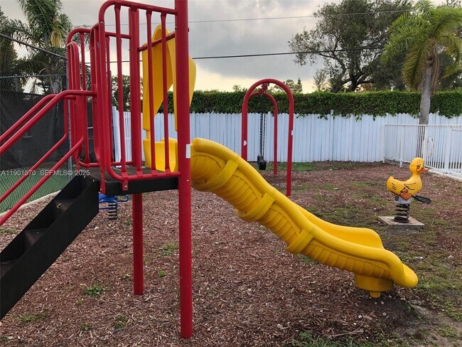 Building Photo - 11274 SW 64th Ln