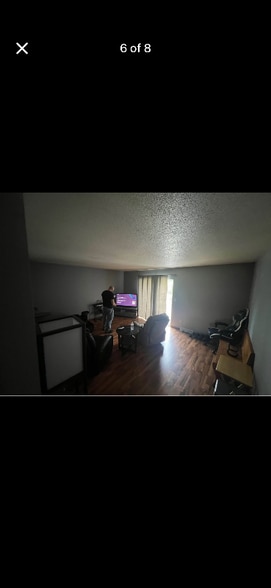 Building Photo - 2805 S Locust Ave