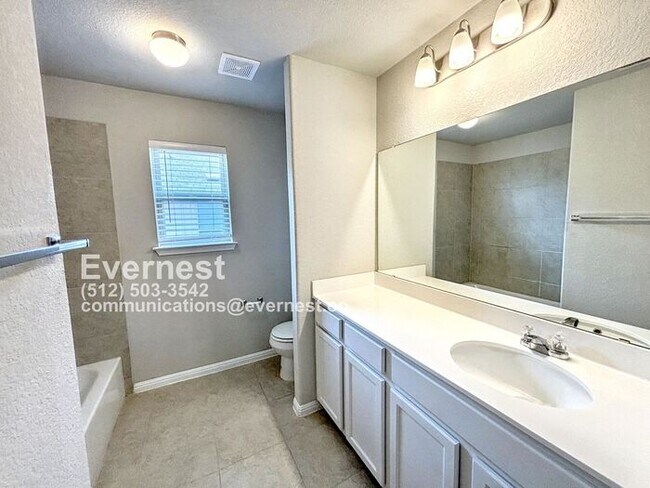 Building Photo - 4-Bedroom Home with Modern Comforts Near S...