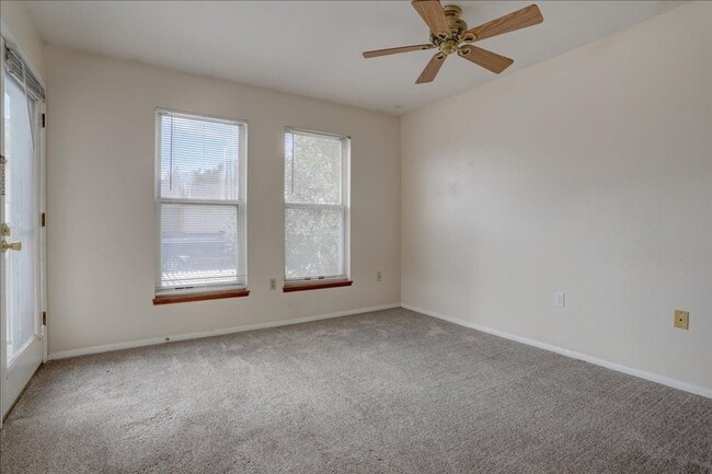 Building Photo - Amazing 2 Bed/1 Bath with premium amenities in Denver!