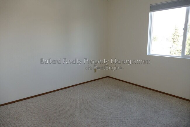 Building Photo - 800 N Allen Pl