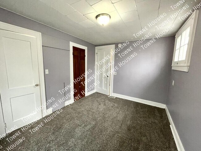 Building Photo - 640 Magee Ave