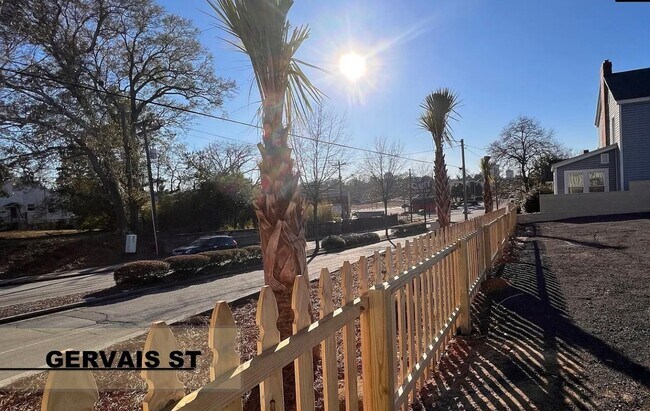 Building Photo - 2 Bedroom, 1 Bath in The Lyon St. Neighborhood -