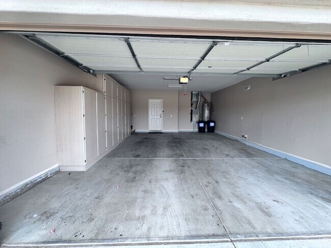 Building Photo - Updated 3 Bed/2 Bath in 55+ Community