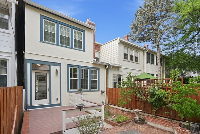 Building Photo - Glover Park Townhome | 4 Bed | 3.5 Bath | 2,500 Sf | Large Front Porch & Fenced-In Backyard w/ Deck
