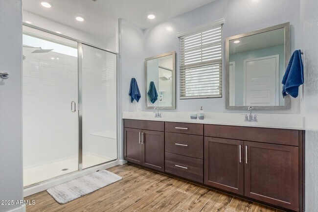 Building Photo - 1171 E Armstrong Wy