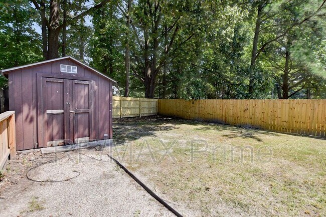 Building Photo - 1306 Linden Ave