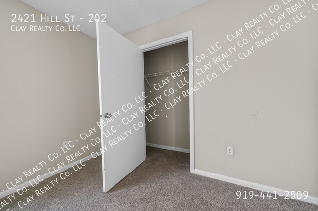 Building Photo - 2421 Hill St