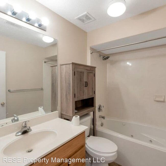 Building Photo - 3 br, 2 bath House - 3397 E Ridge Rd #8