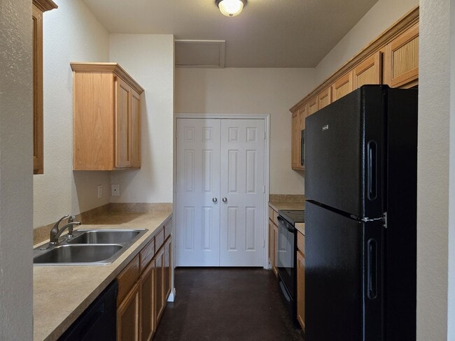 Building Photo - 3/2 Fourplex in Castle Heights