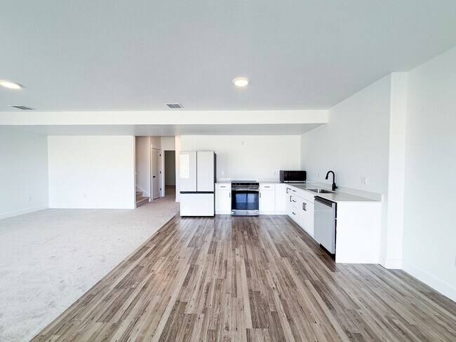 Building Photo - Spacious Family Home with Modern Upgrades