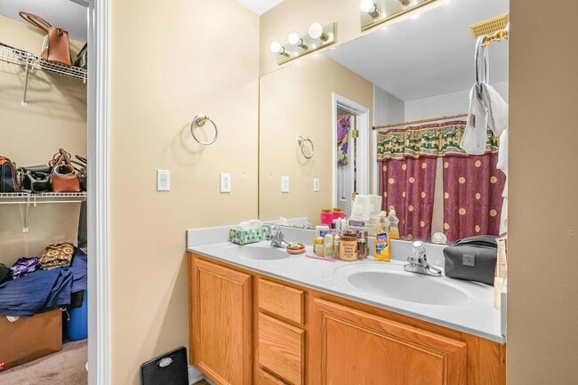 Building Photo - 4317 Saron Dr