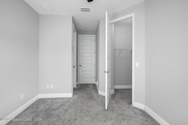 Building Photo - 2713 Rodina Dr