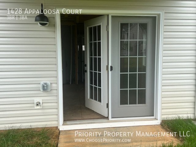 Building Photo - 1428 Appaloosa Ct