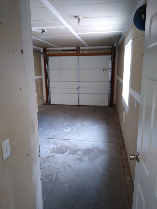 Building Photo - 334 S 400 E