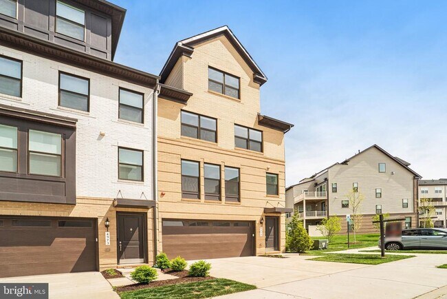 Building Photo - 4975 Longmire Wy