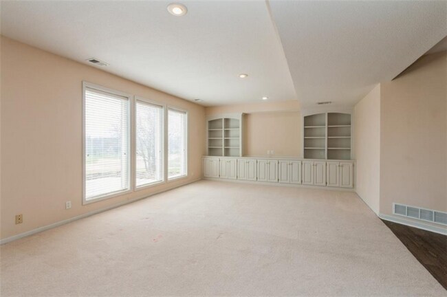 Building Photo - 9669 Cailler Dr