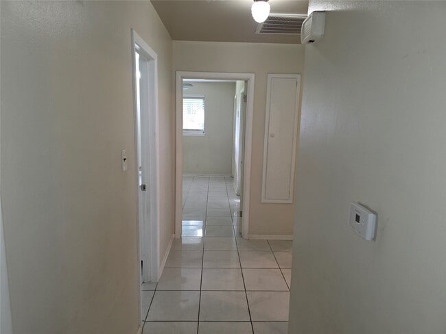 Building Photo - 10315 Carthage Dr