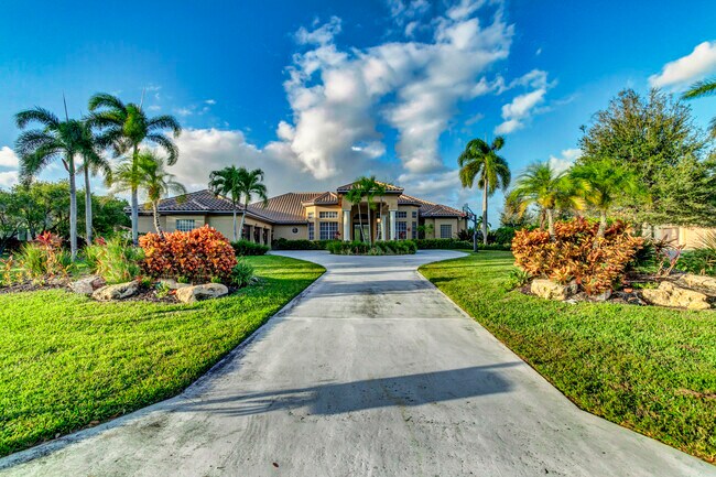 Building Photo - 8205 Woodsmuir Dr