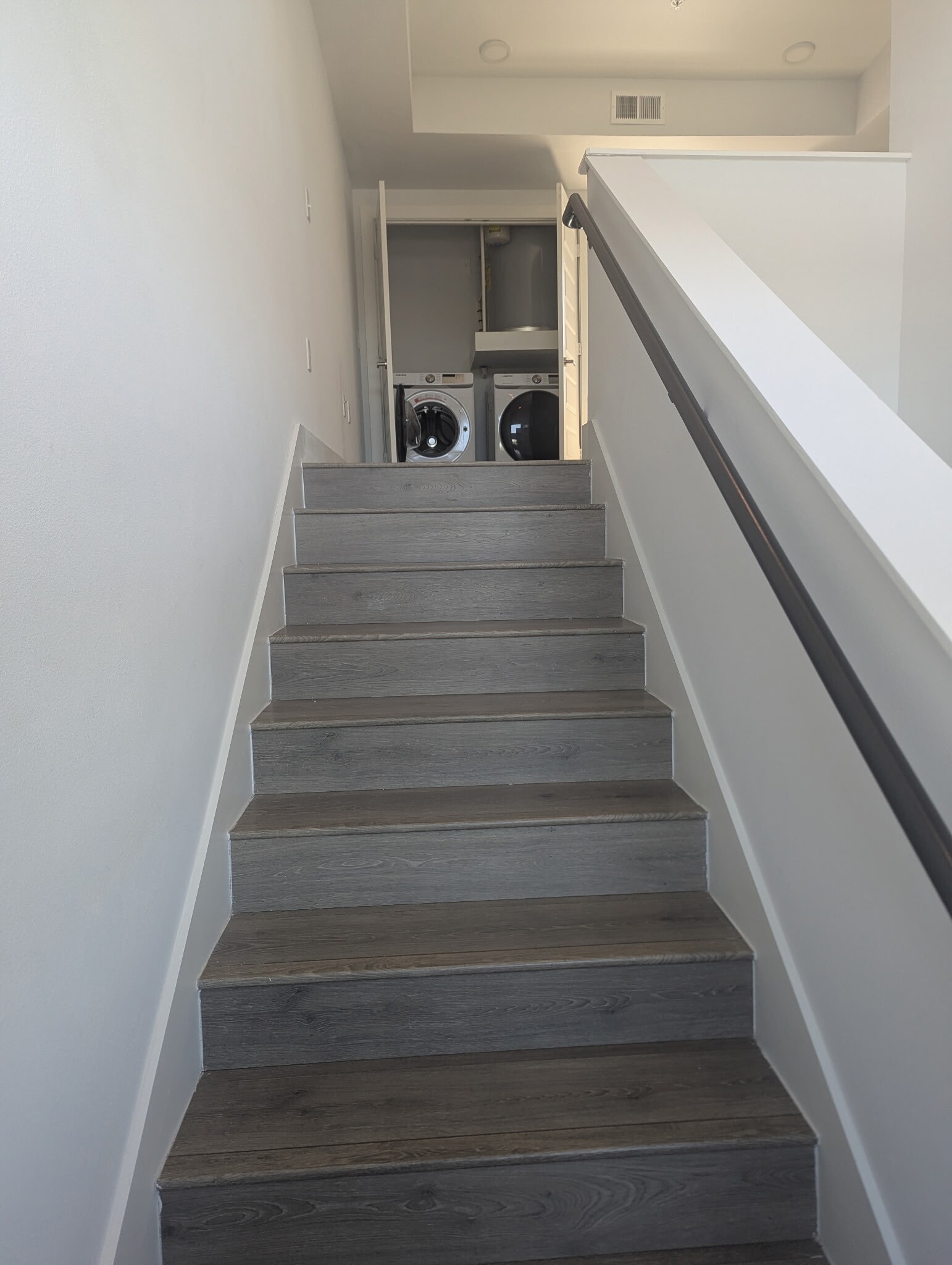 Building Photo - 2213 Poquito St