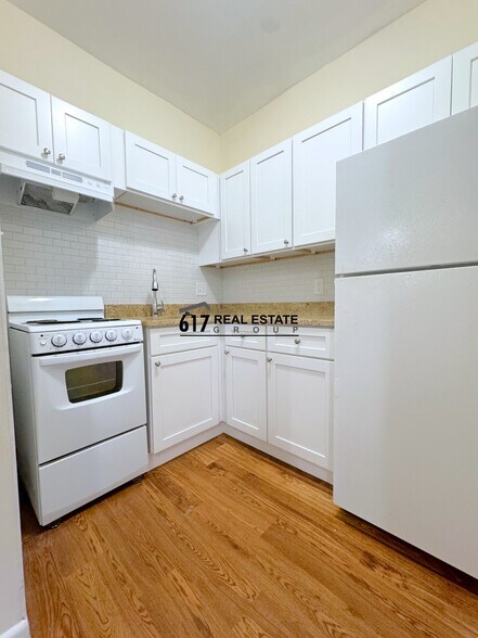 Building Photo - 46 S Huntington Ave