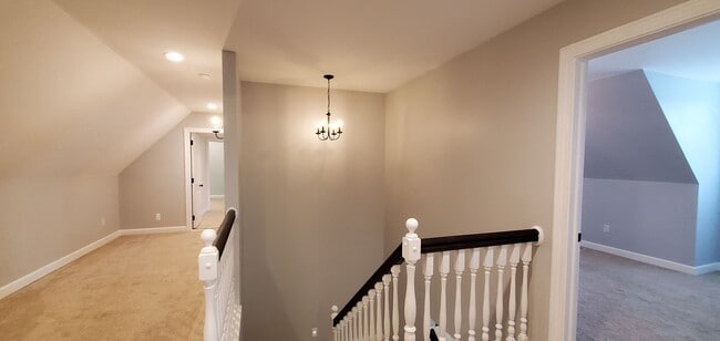 Building Photo - Spacious 5 Bedroom Executive Level Home