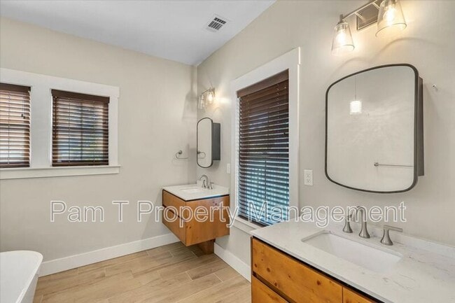 Building Photo - 1716 Reynolds St