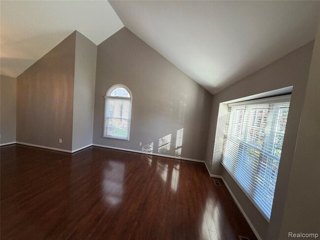 Building Photo - 39588 Squire Rd