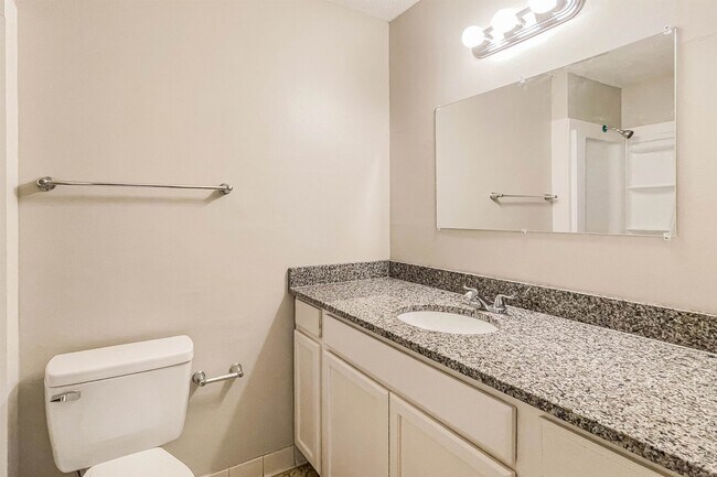 Building Photo - 4290 Park Forest Dr